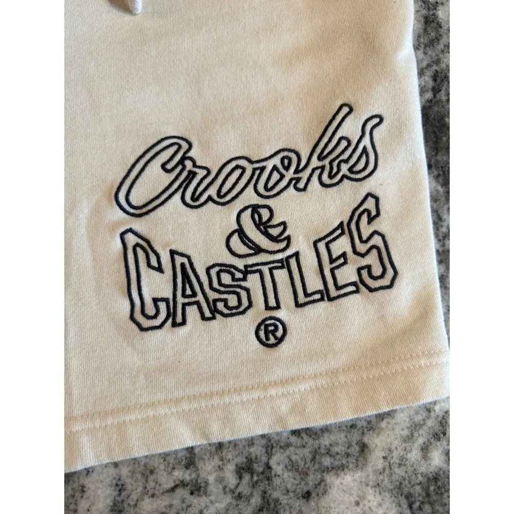 Crooks and Castles Mens Cream Bandana Angel Graphic Fleece Sweat Shorts‎ Size S